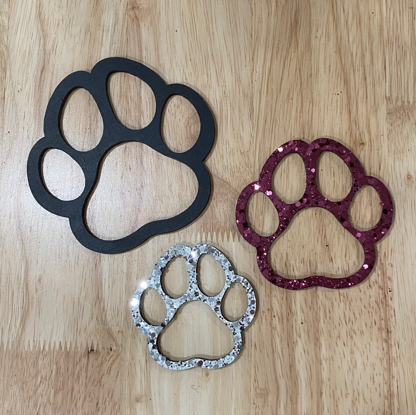 Paw Print Mum Embellishment